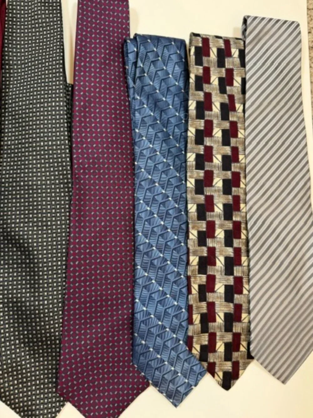 Bundle Of 9 Multi Pattern Ties for Men brands include DKNY and Geoffrey Beene